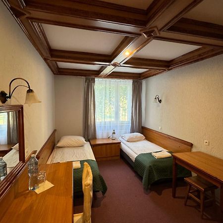 Hotel Victoria Łubowo エクステリア 写真